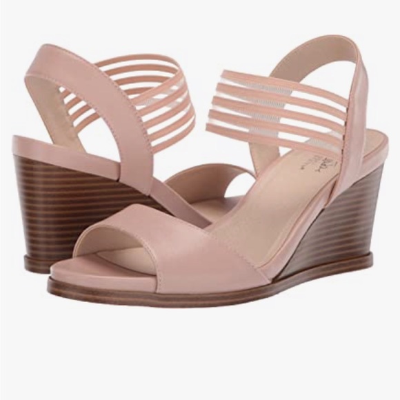 Life Stride Shoes - NWOB. Lifestride wedges. Size 8. Stacked heel, nude color, so comfortable.